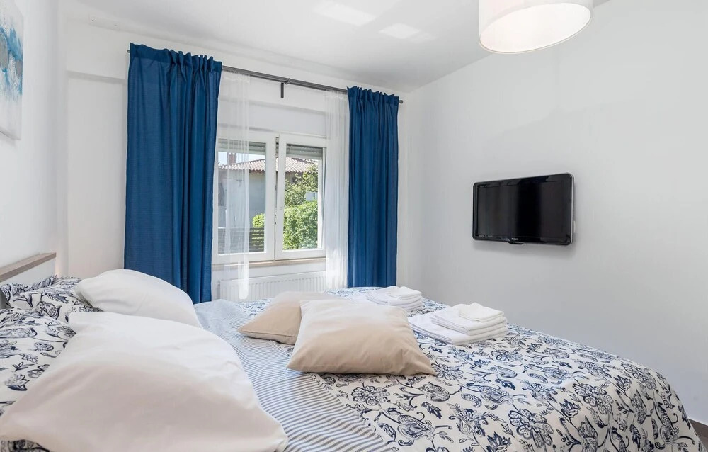 Nice Apartment in Lovran With 2 Bedrooms, Wifi and Outdoor Swimming Pool