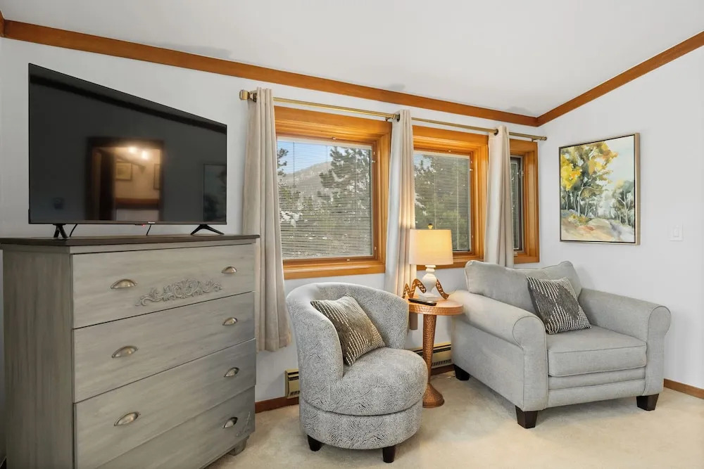 Tennis Townhome #1327 : 2, 225
