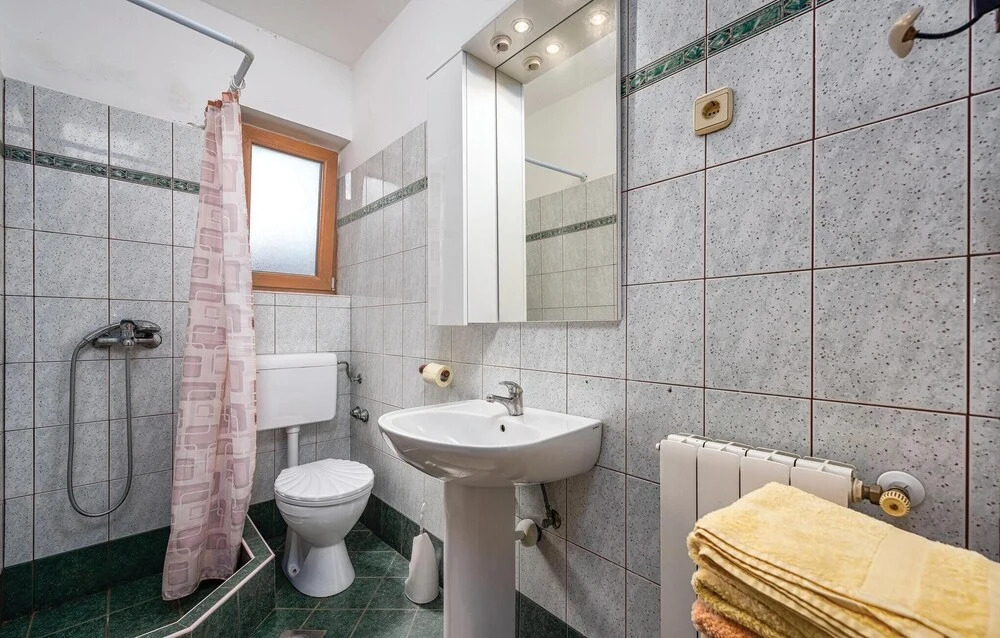 Nice Apartment in Rovinj With 3 Bedrooms and Internet