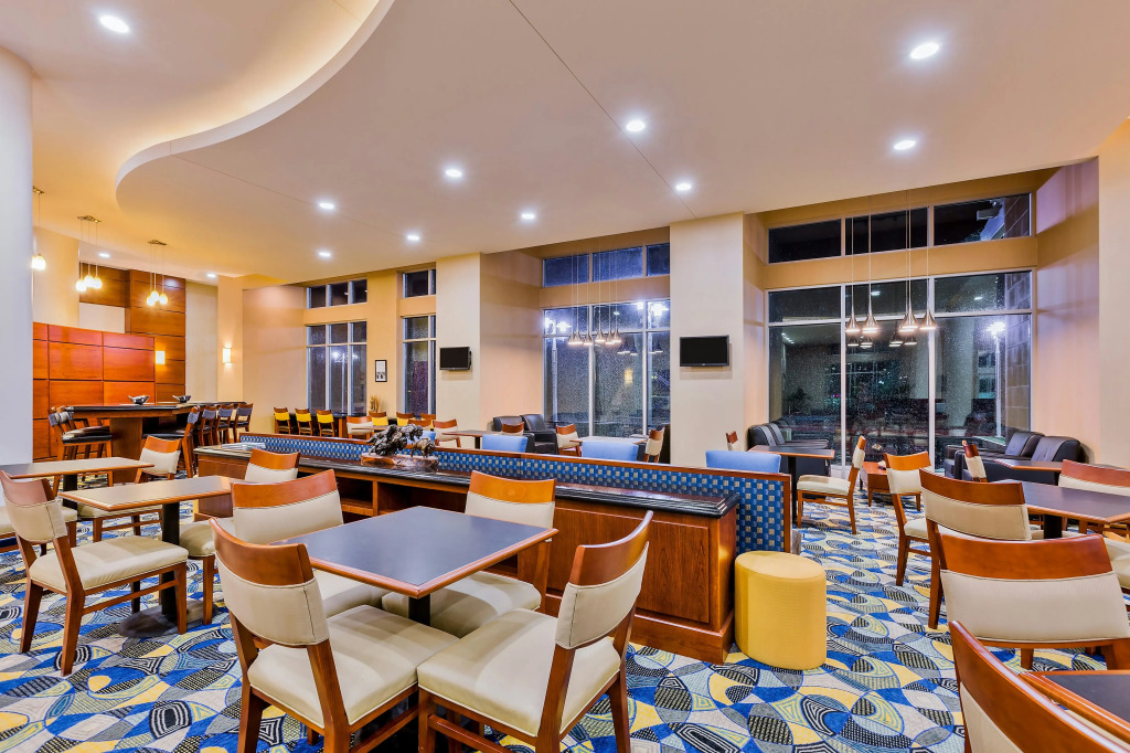 Hampton Inn & Suites Owensboro Downtown Waterfront