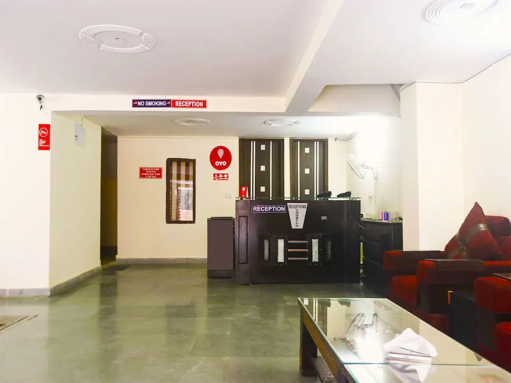 OYO 6720 Hotel Green Palace