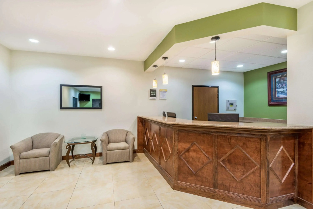 Days Inn by Wyndham Topeka