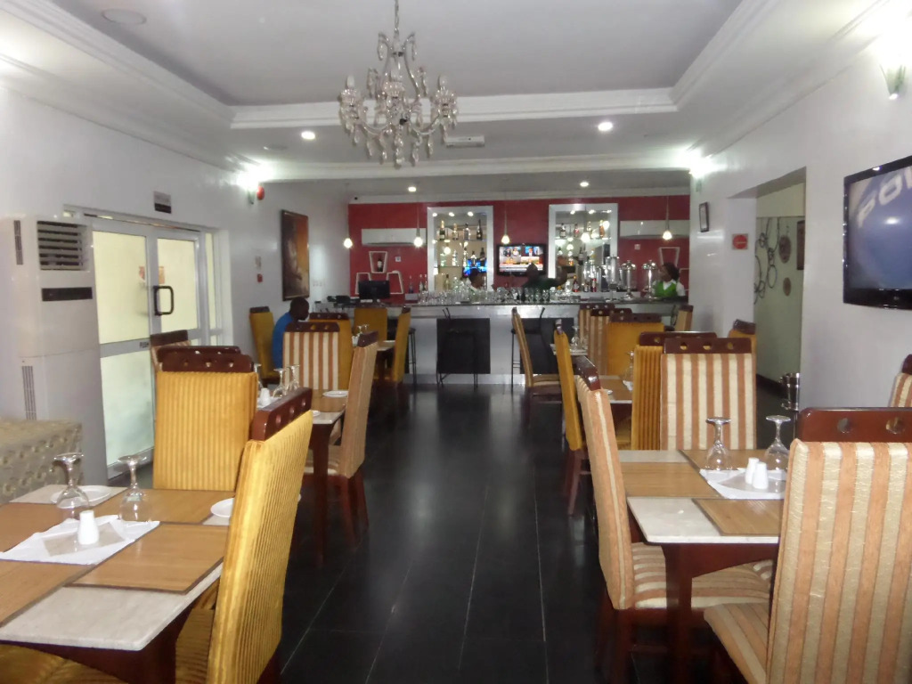 Adna Hotel