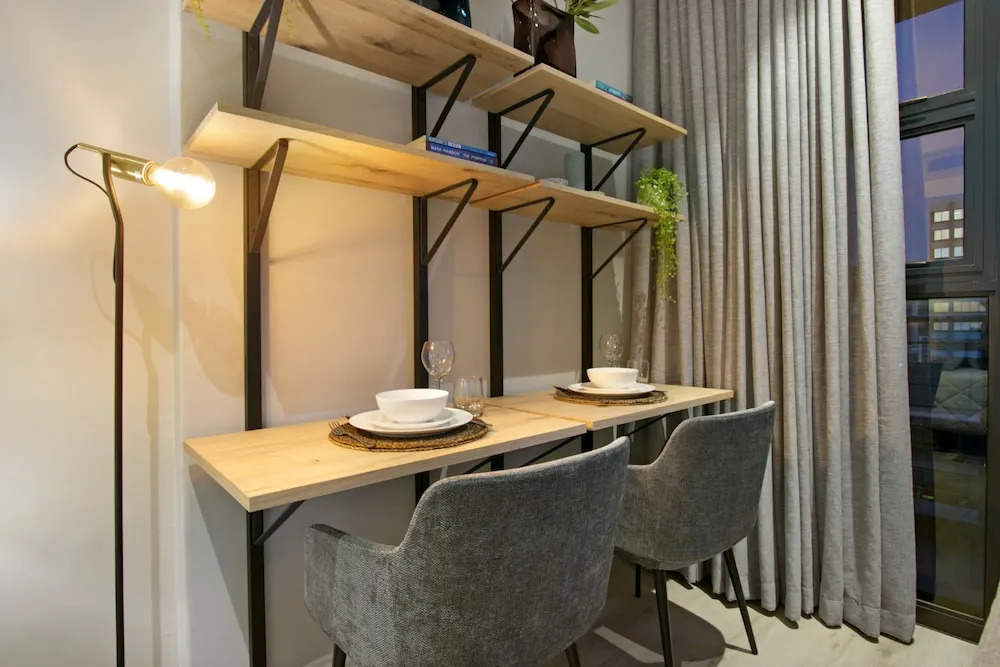 16 On Bree - Unit 2810