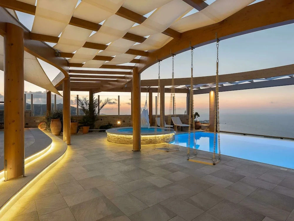 Villa in Agia Pelagia With Pool & Sea Views