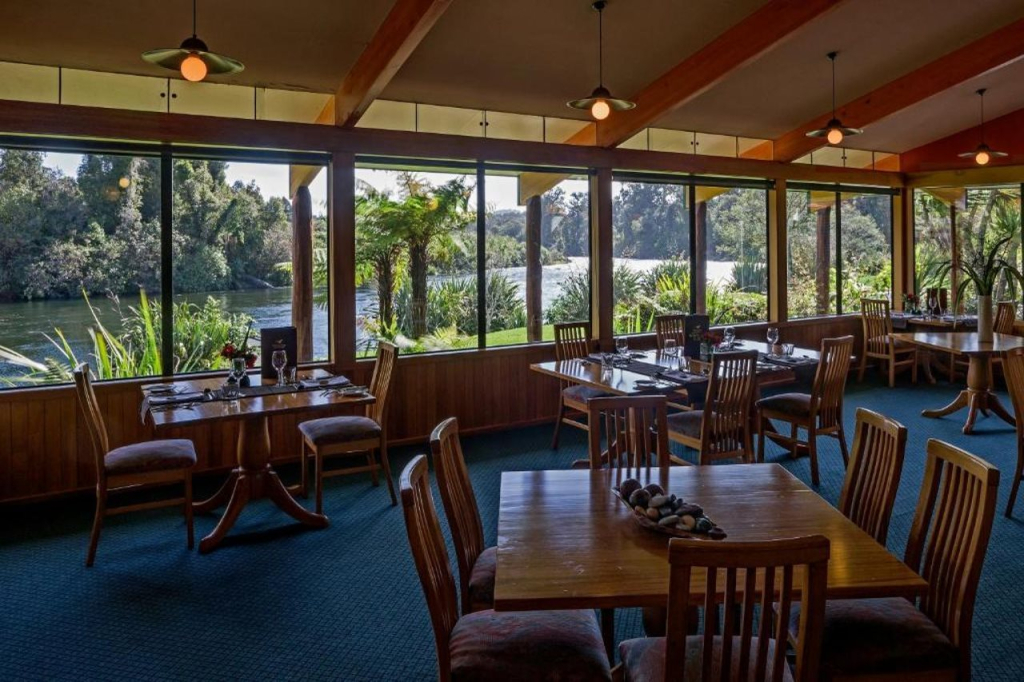 Wilderness Lodge Lake Moeraki