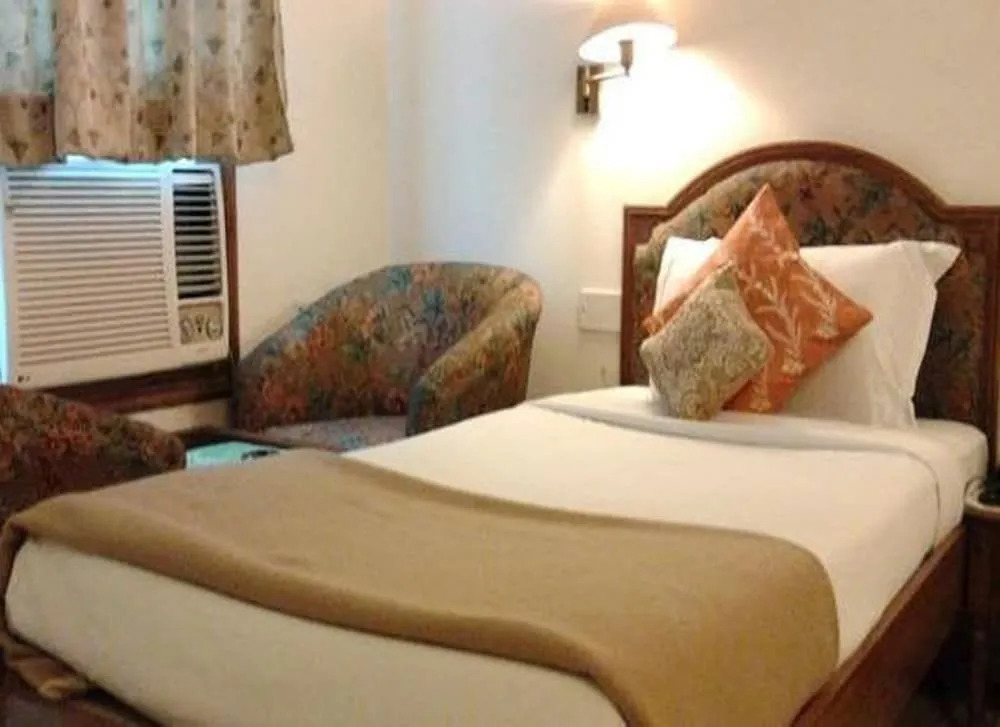 ADB Rooms Hotel Diana Palace