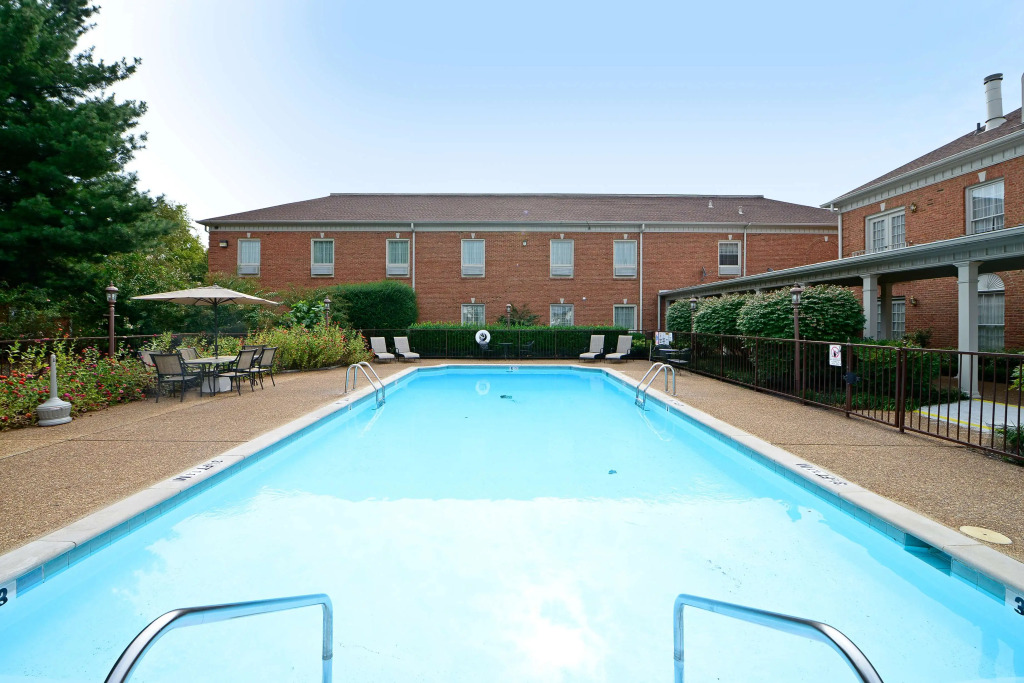 Best Western Spring Hill Inn & Suites
