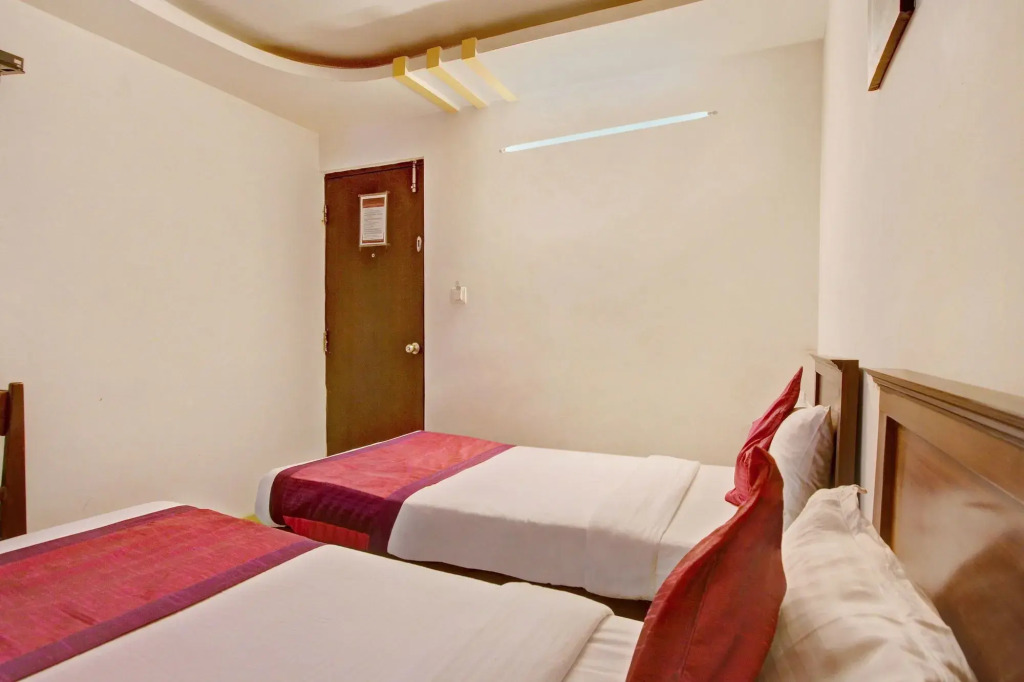 Sri Sai Inn by OYO Rooms