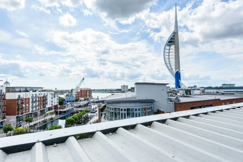 Holiday Inn Express Portsmouth Gunwharf Quays by IHG