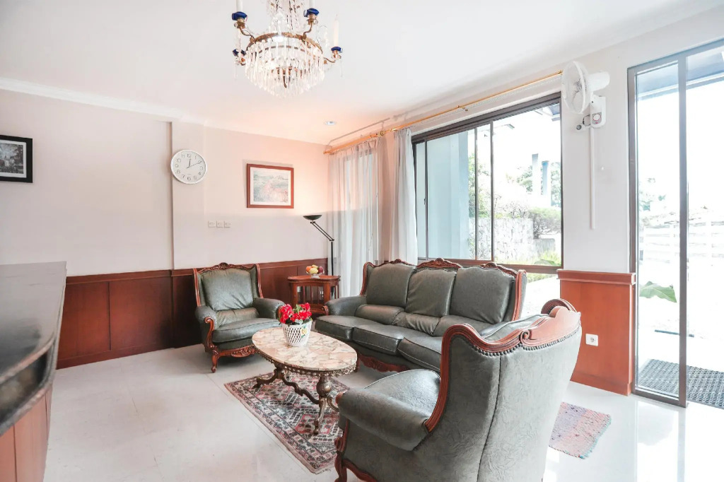 Hotel Lurus