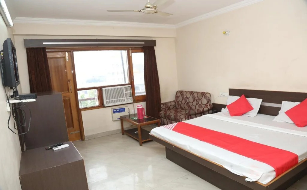 Satyam Hotel