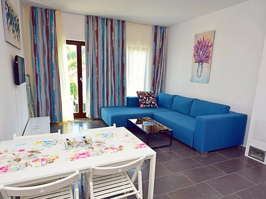 Lozna Residence 32551
