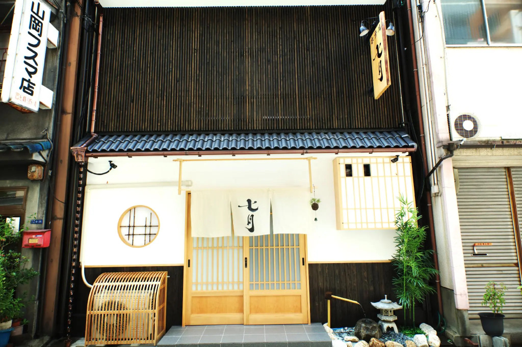 Hotel July