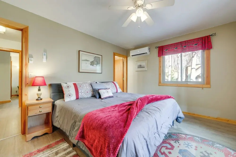Dog-friendly Cabin 6 Mi to Cataloochee Skiing!