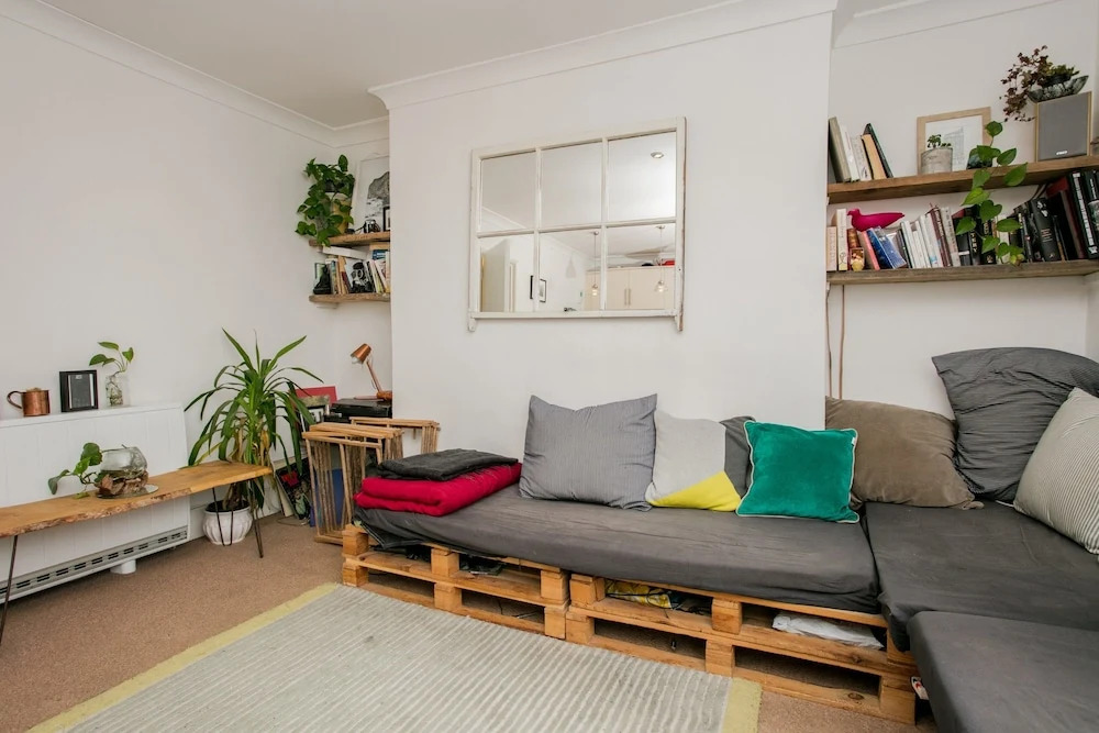 2 Bedroom Flat In Peckham