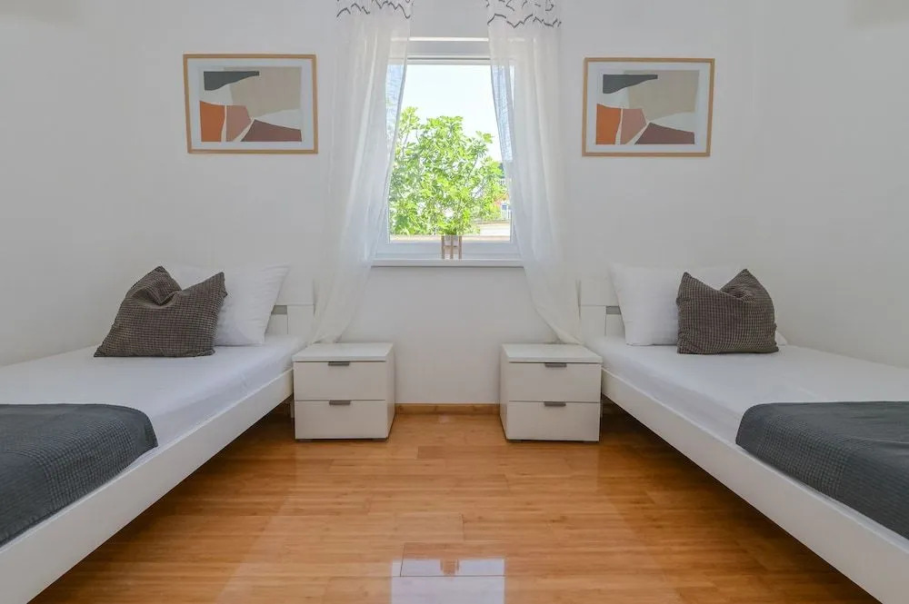 Funtastic Apartment with Private Heated Pool