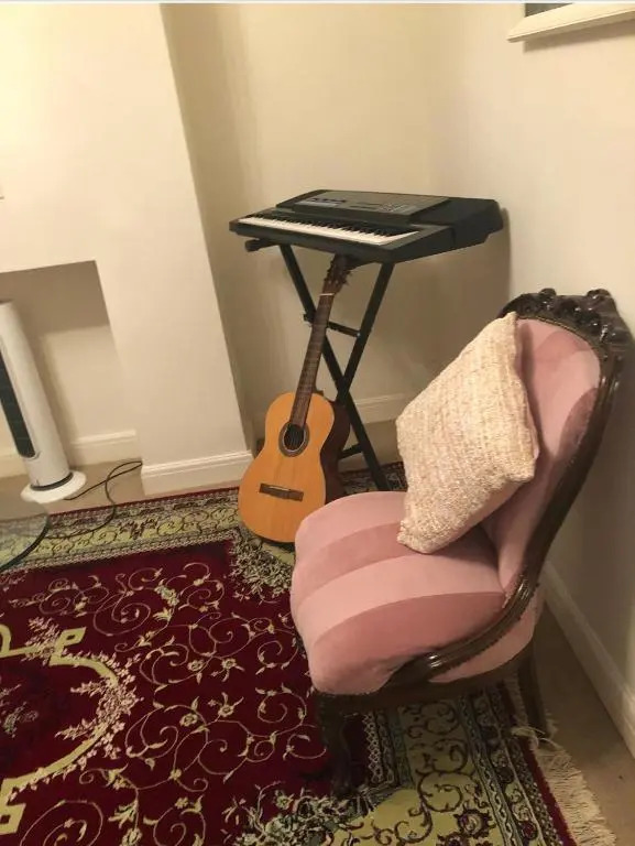 Delux single room only for female