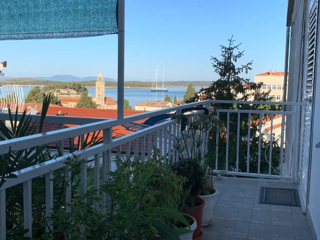 Apartment ELENA 40 m2 with beautiful wide sea views 3 stars