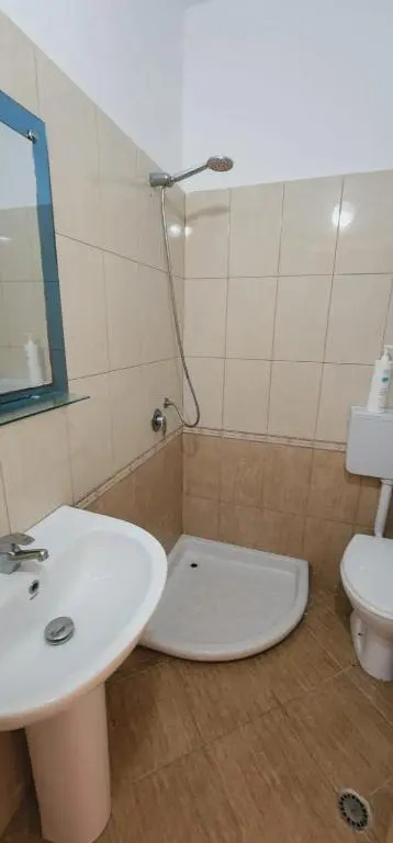 Apartment 16