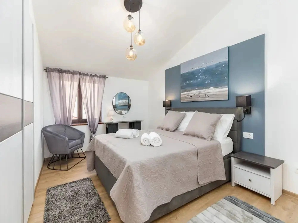 Apartment in Valbandon Near Beach & Pool