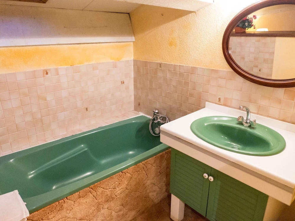 Spacious Holiday Home in Narbonne With Swimming Pool