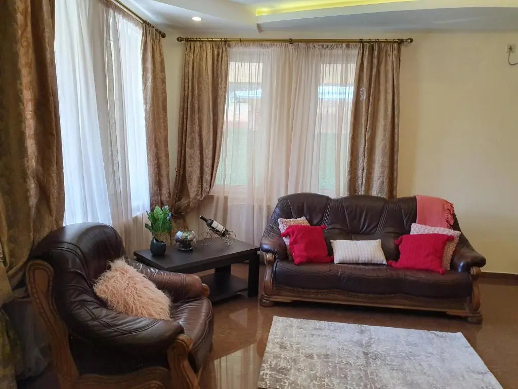 Cosy House with Private Pool and Barbecue Place