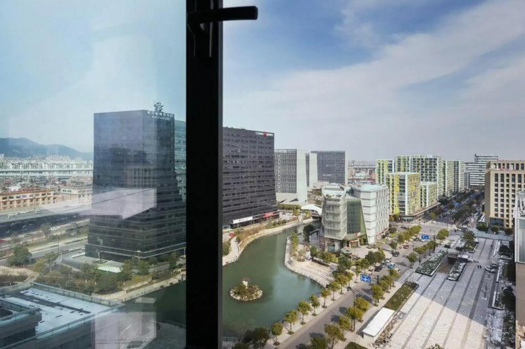 Zsmart Hotel (Hangzhou Zhongda Yintai City Xintiandi Subway Station)