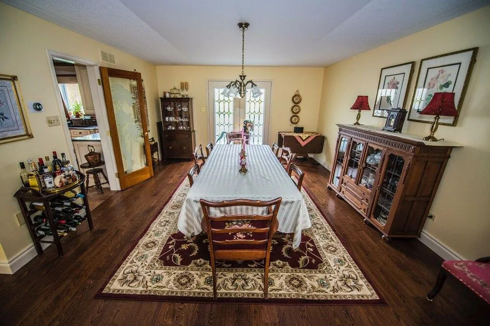 Moonstone Manor Bed & Breakfast