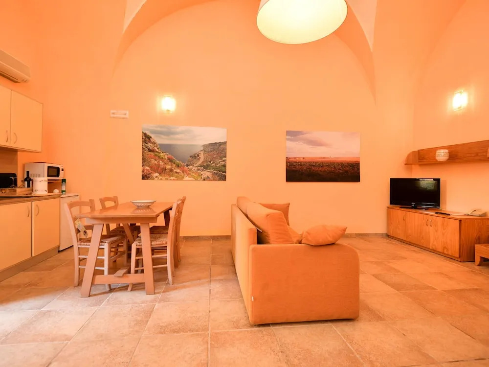 Comfy Apartment in Gagliano del Capo With Swimming Pool