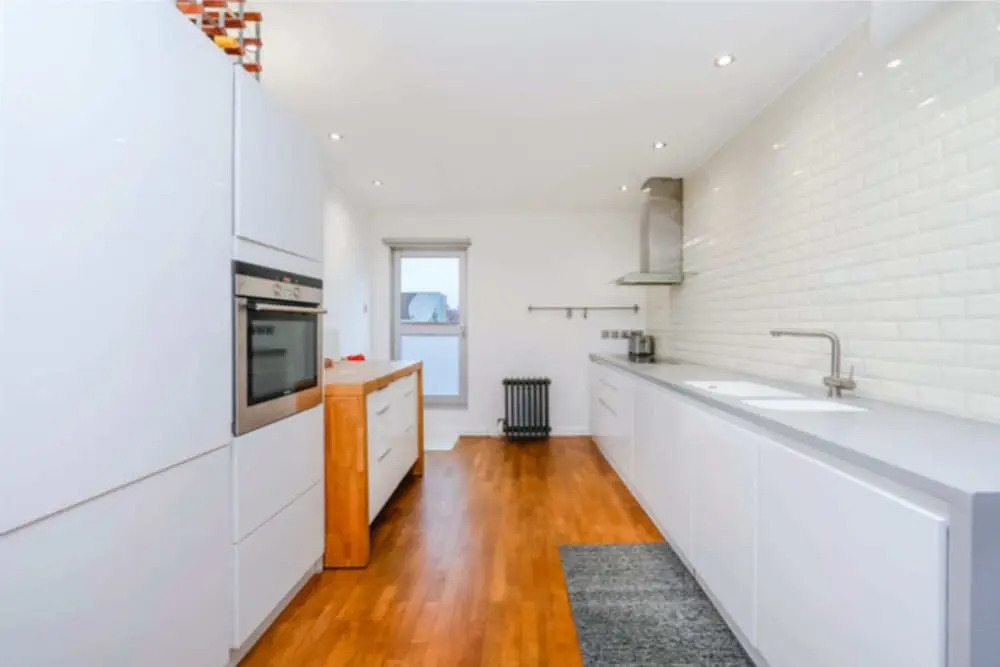 Mod-minimalist Flat w Balcony Sleeps 4 Shoreditch