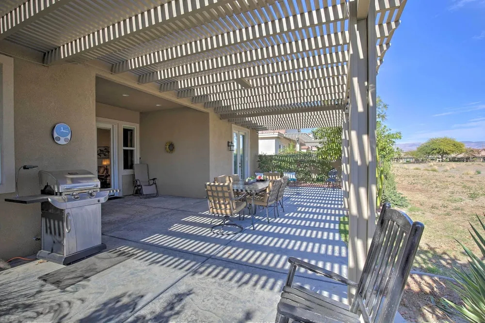 1 Mi to Coachella: Serene Retreat w/ Pool Access