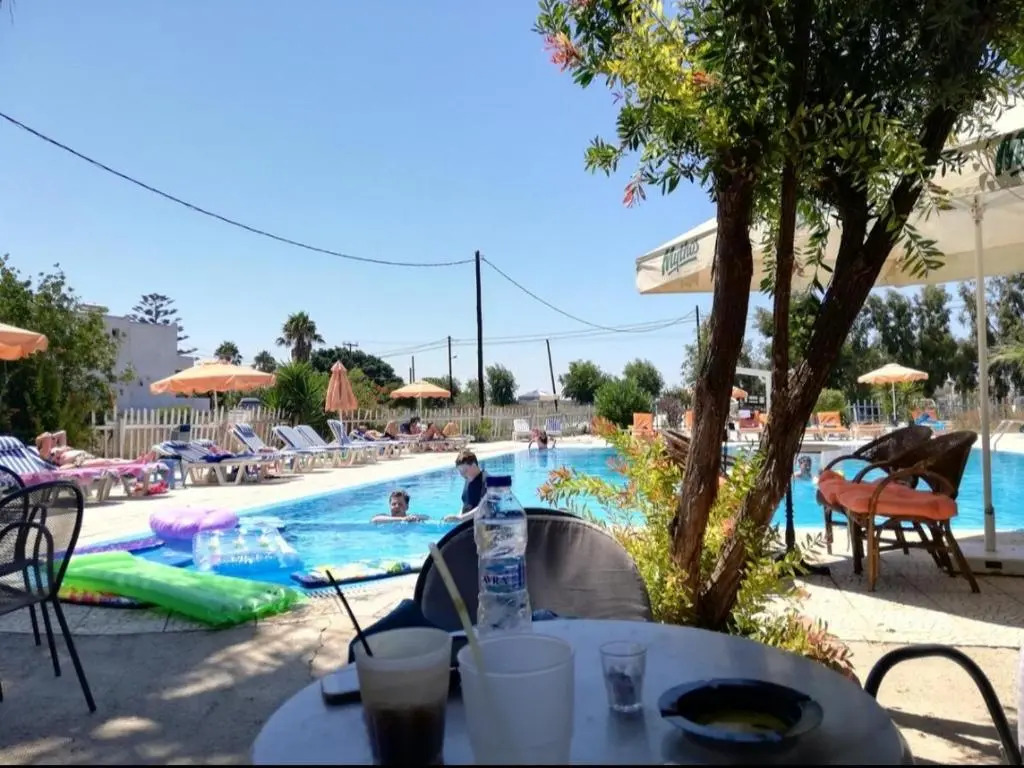 Diamond Deluxe Apartments Pool&Bar