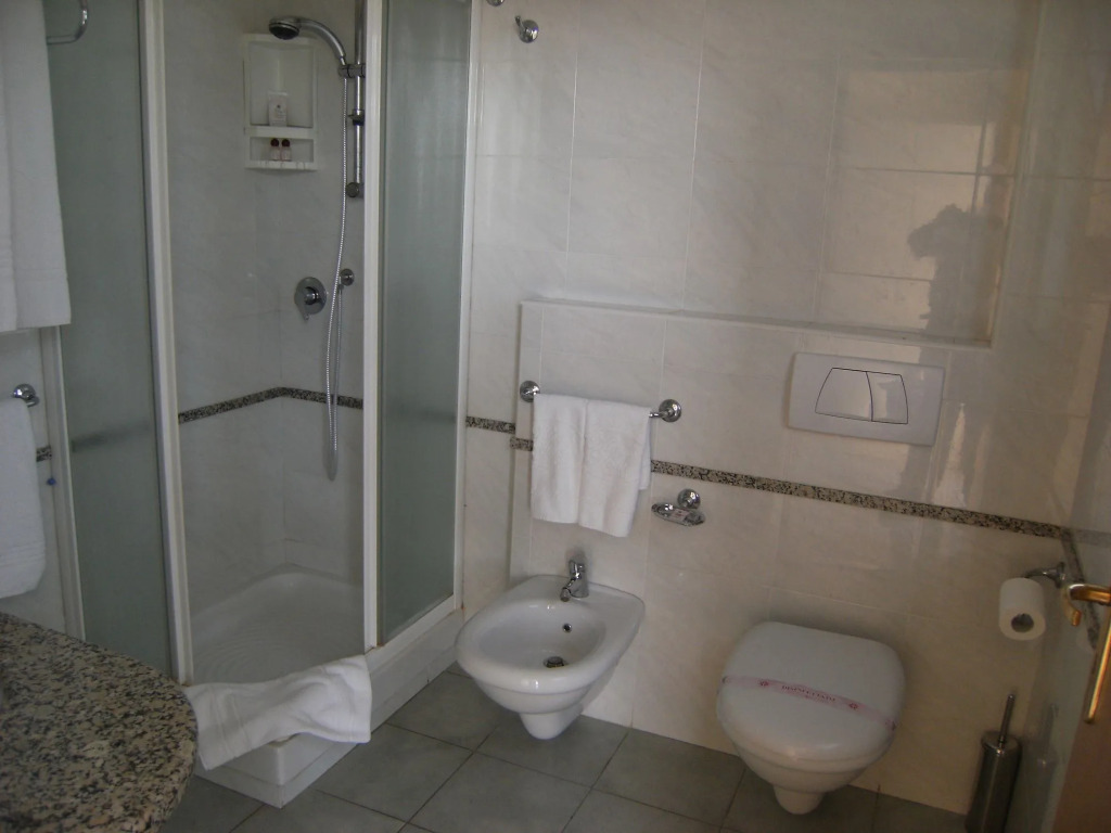 Kings House Hotel Resort