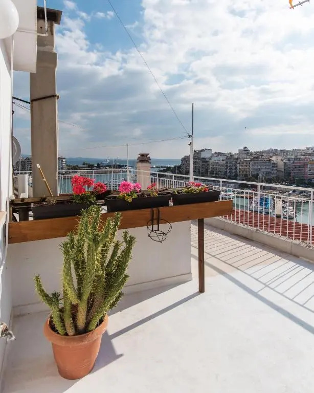 Piraeus Apartment with Endless View