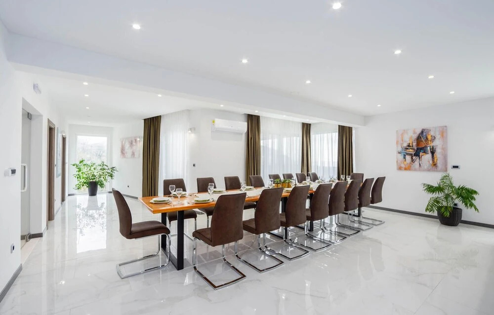 Beautiful Home in Zrnovnica With 8 Bedrooms, Wifi and Indoor Swimming Pool