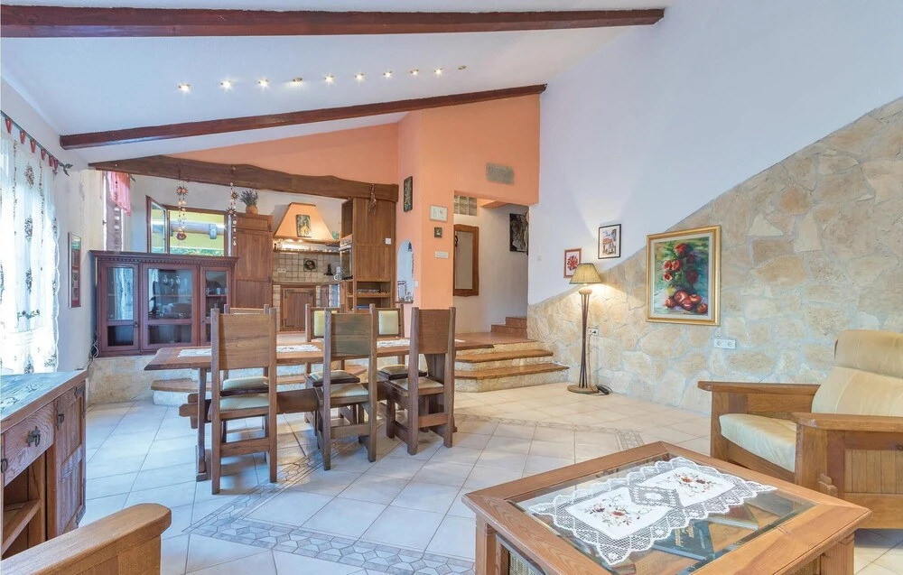 Beautiful Home in Marcana With Wifi and 4 Bedrooms