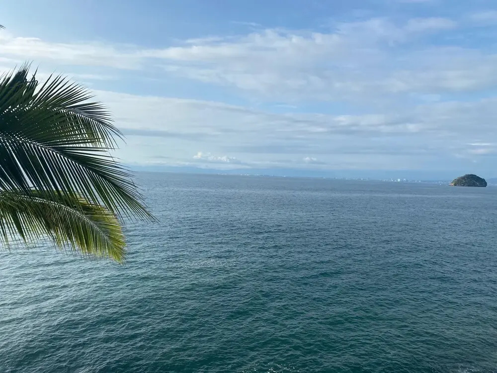 Traditional Sierra Leon Oceanfront Rooms