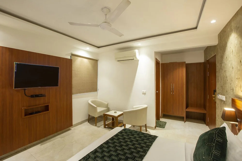 FabHotel Hexa Mahipalpur