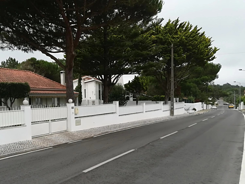 Sintra/Colares Beach House with Mountain View