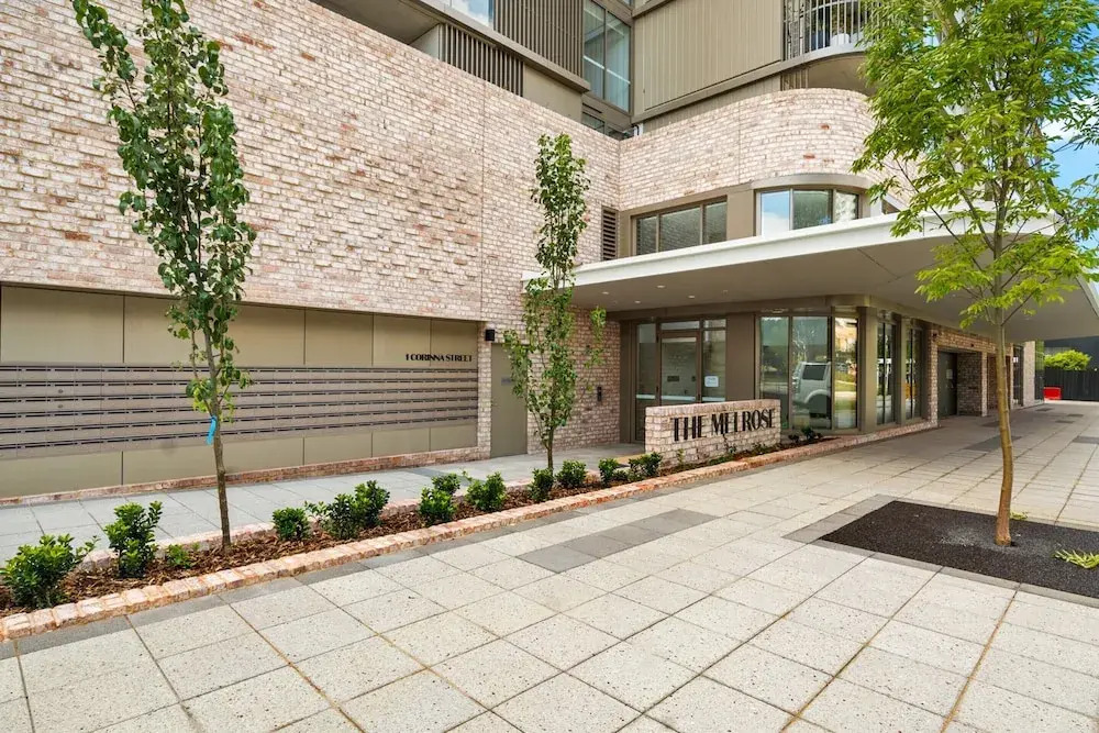 Bright 2-bed Apartment With Gym, BBQ & Pool Access