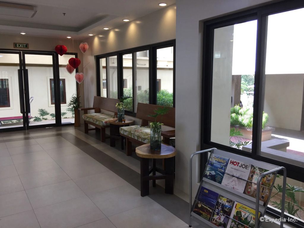 Coron Soleil Express Hotel