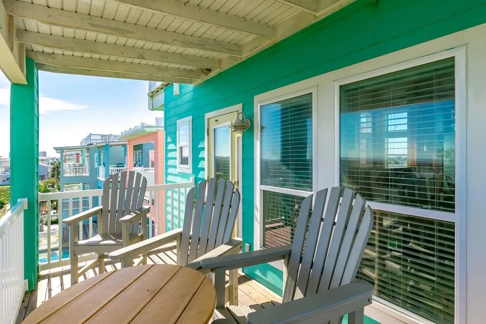 Port A Paradise 66 by RedAwning