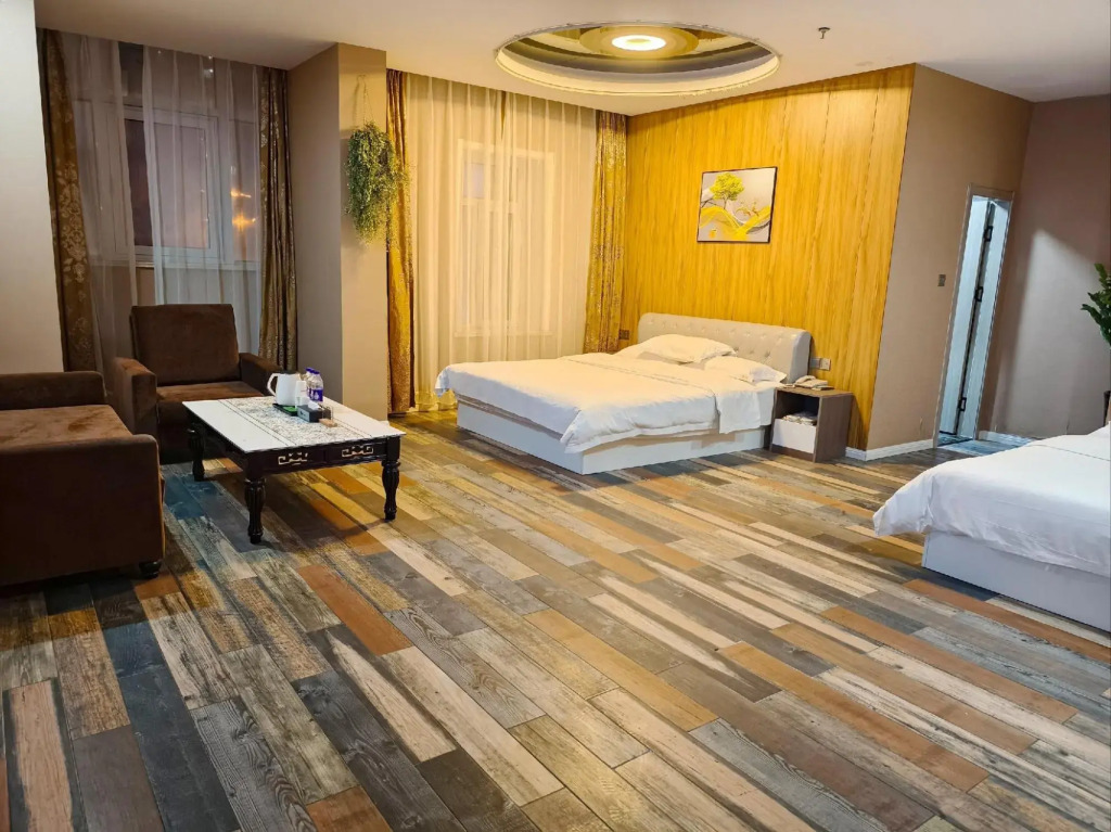 Zhencheng xinyi Hotel (Hengxing Technology College, Jiushui East Road, Qingdao)