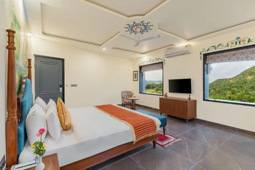 Traavista Aravali Mahal