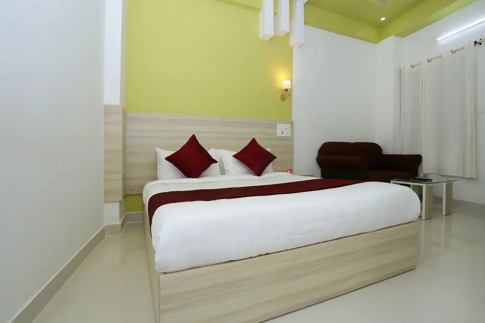 OYO 10151 Hotel Forest Inn