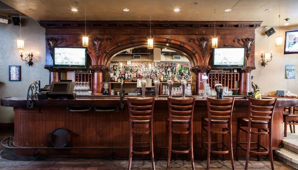 Kingston Hotel