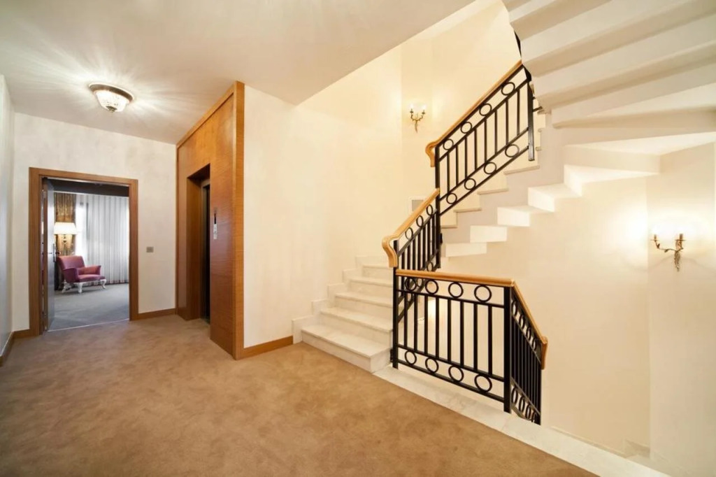 Gravis Suites