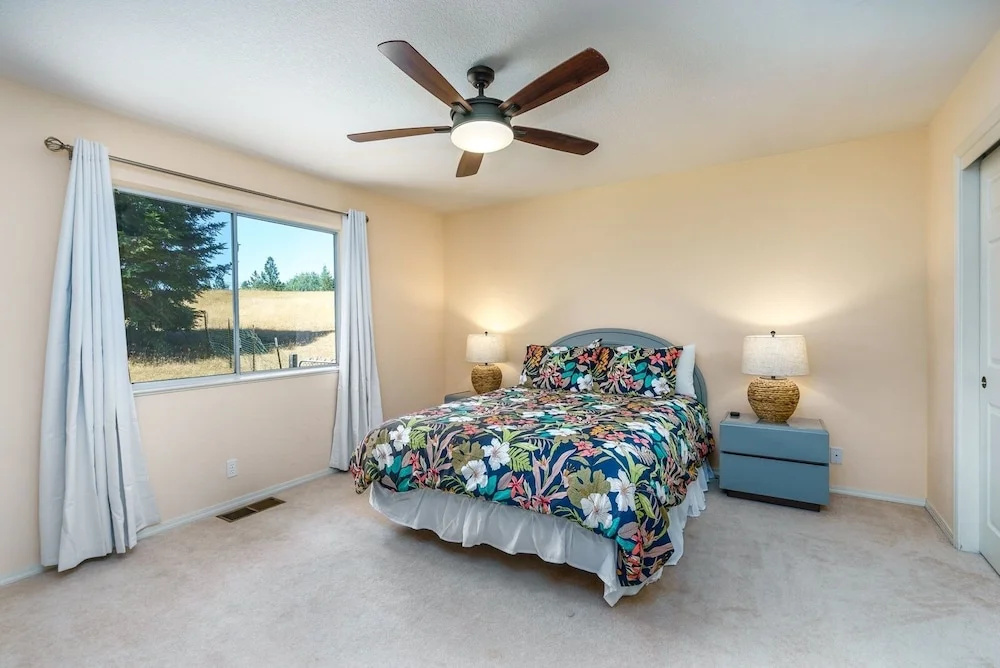 Casa Del Lago - Only 200 Yards from the Beach by Yosemite Region Resorts