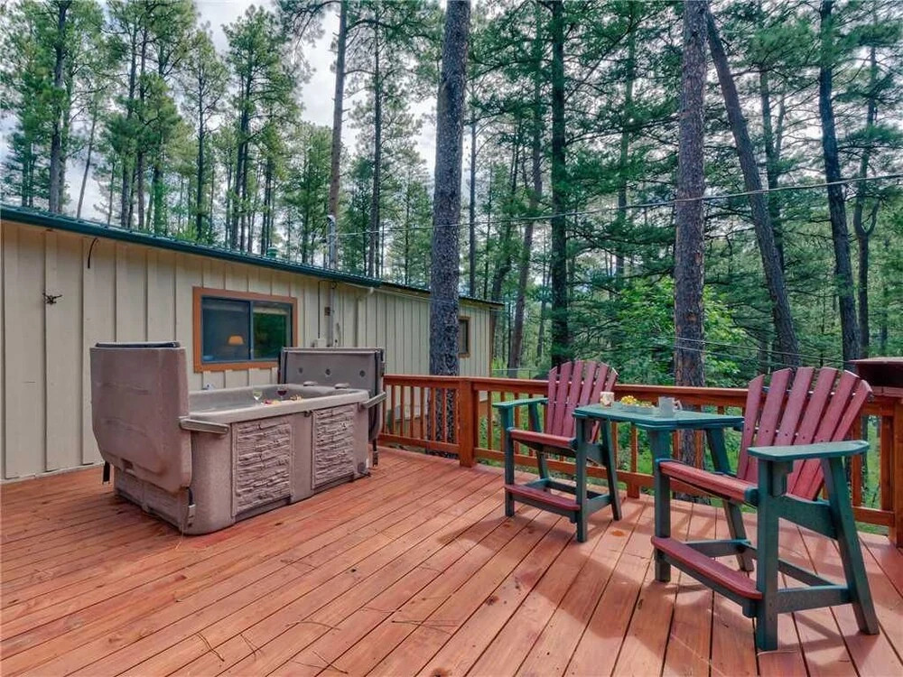 Schaffer Scherenity - One Bedroom Cabin with Hot Tub